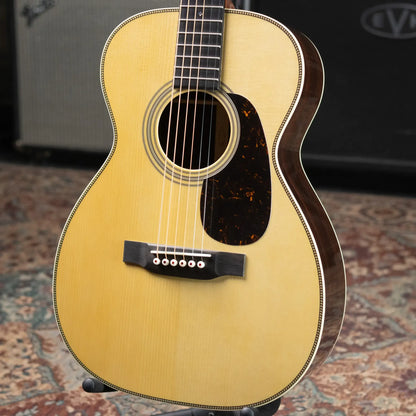 Martin Custom Shop 0-28 Limited Edition Acoustic Guitar with Hardshell Case