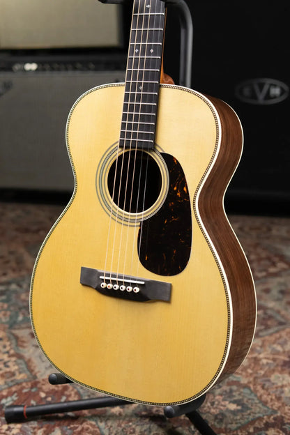 Martin Custom Shop 0-28 Limited Edition Acoustic Guitar with Hardshell Case