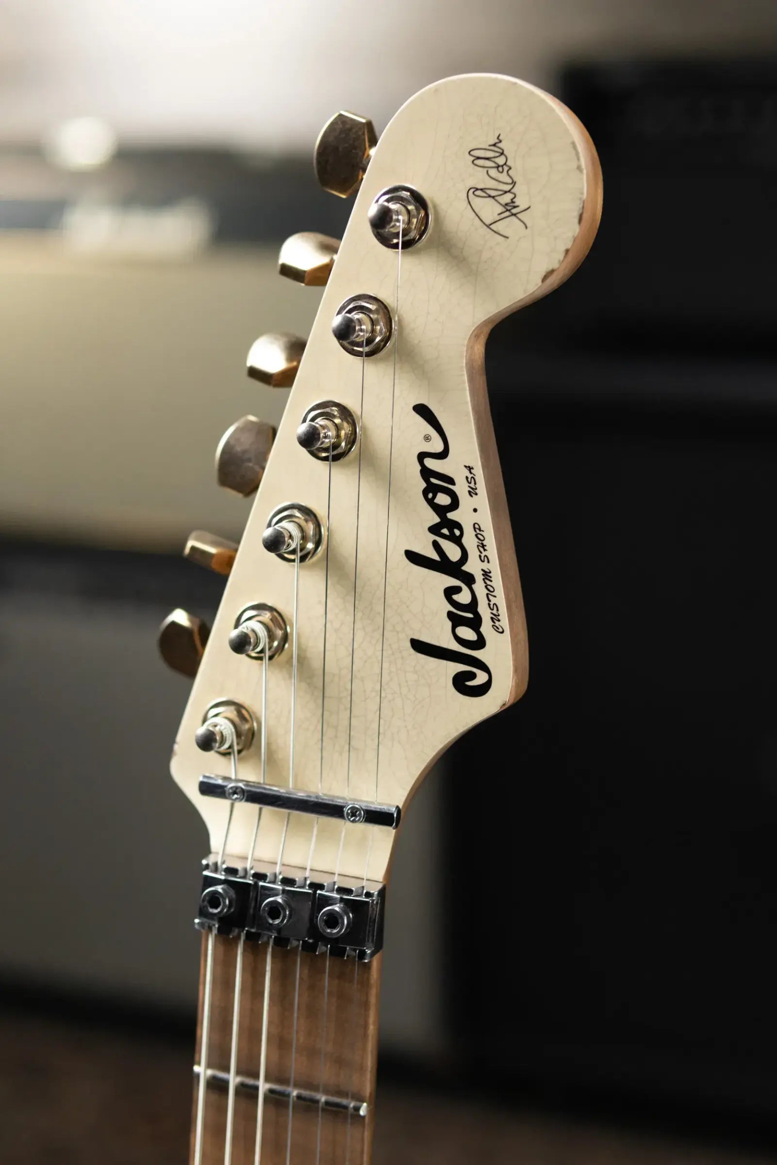 Jackson Custom Shop Special Edition PC1 Phil Collen Signature HSS FR84 Electric Guitar - Nitro Tour Relic Vanilla Shake with Hardshell Case