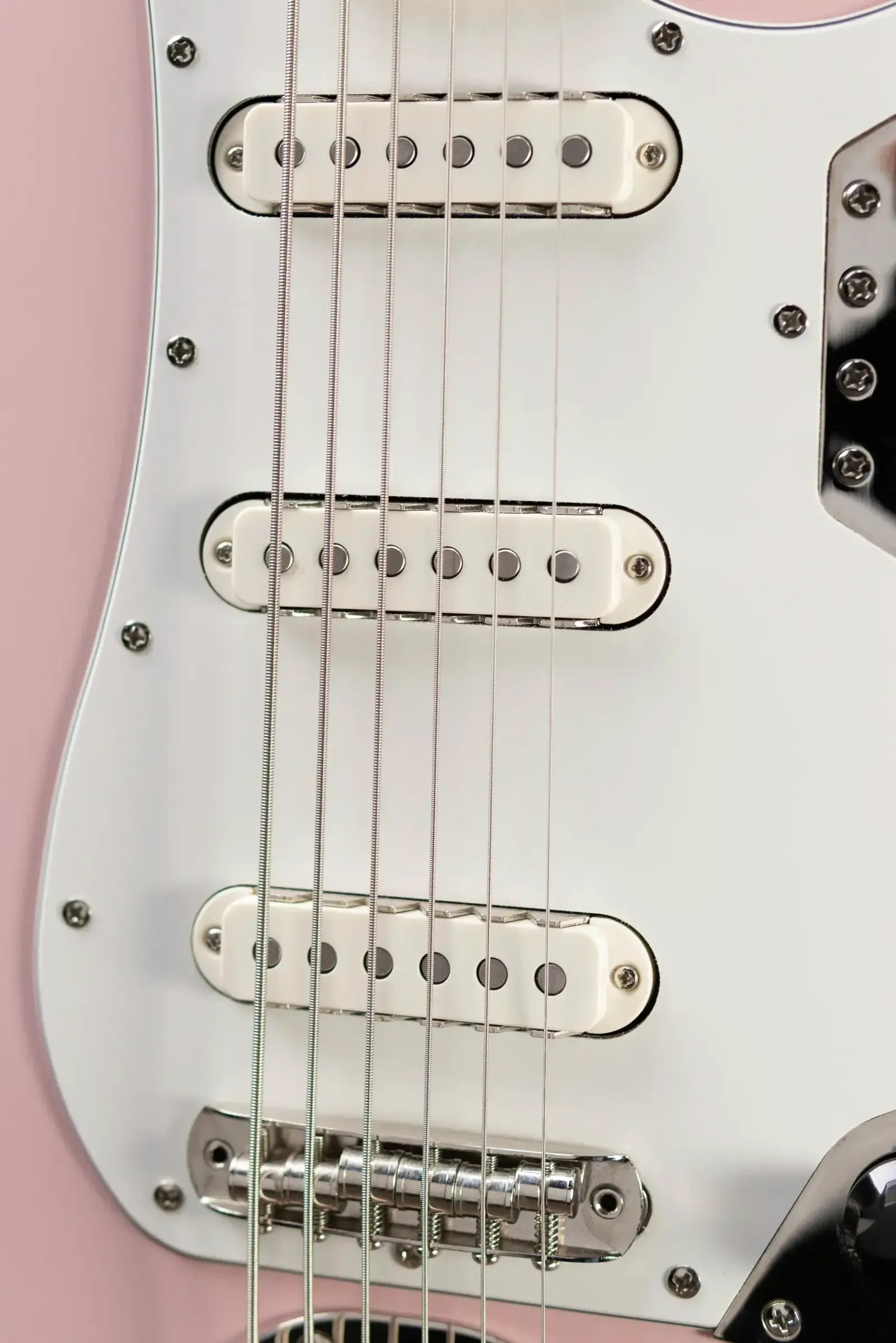 Squier Classic Vibe Bass VI - Shell Pink - Used