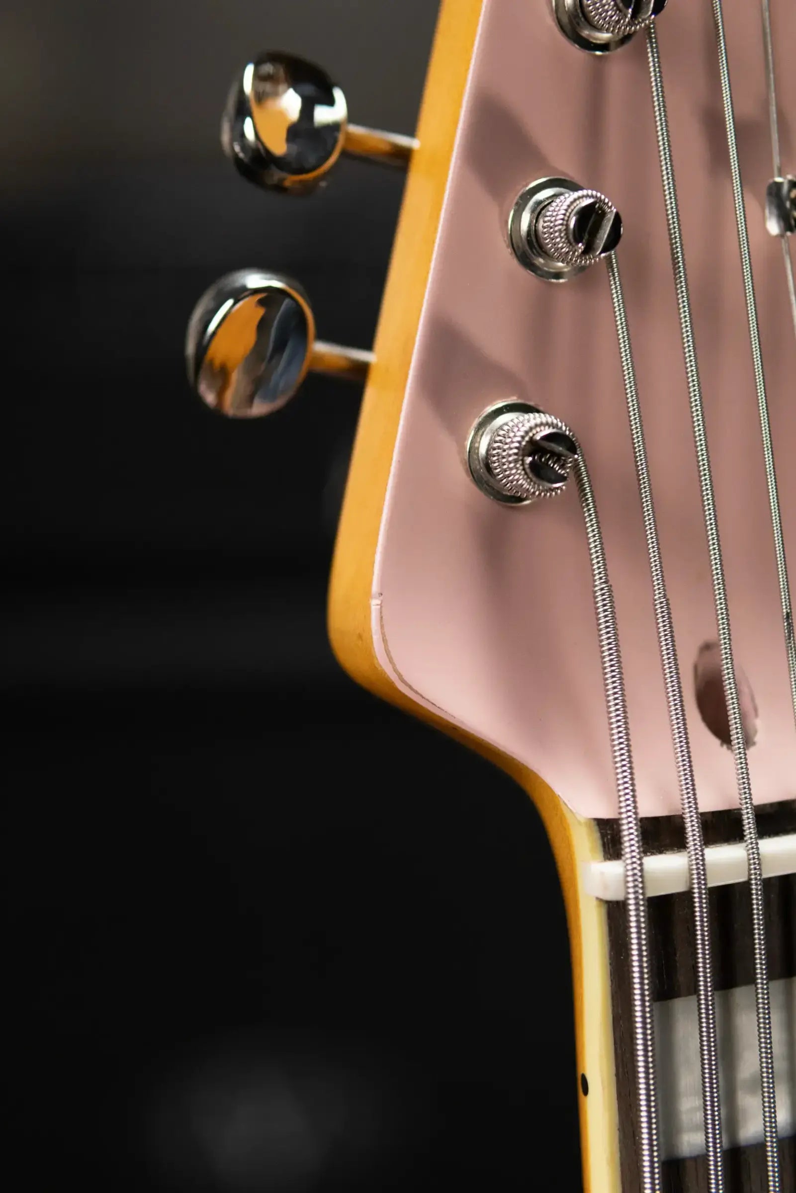 Squier Classic Vibe Bass VI - Shell Pink - Used