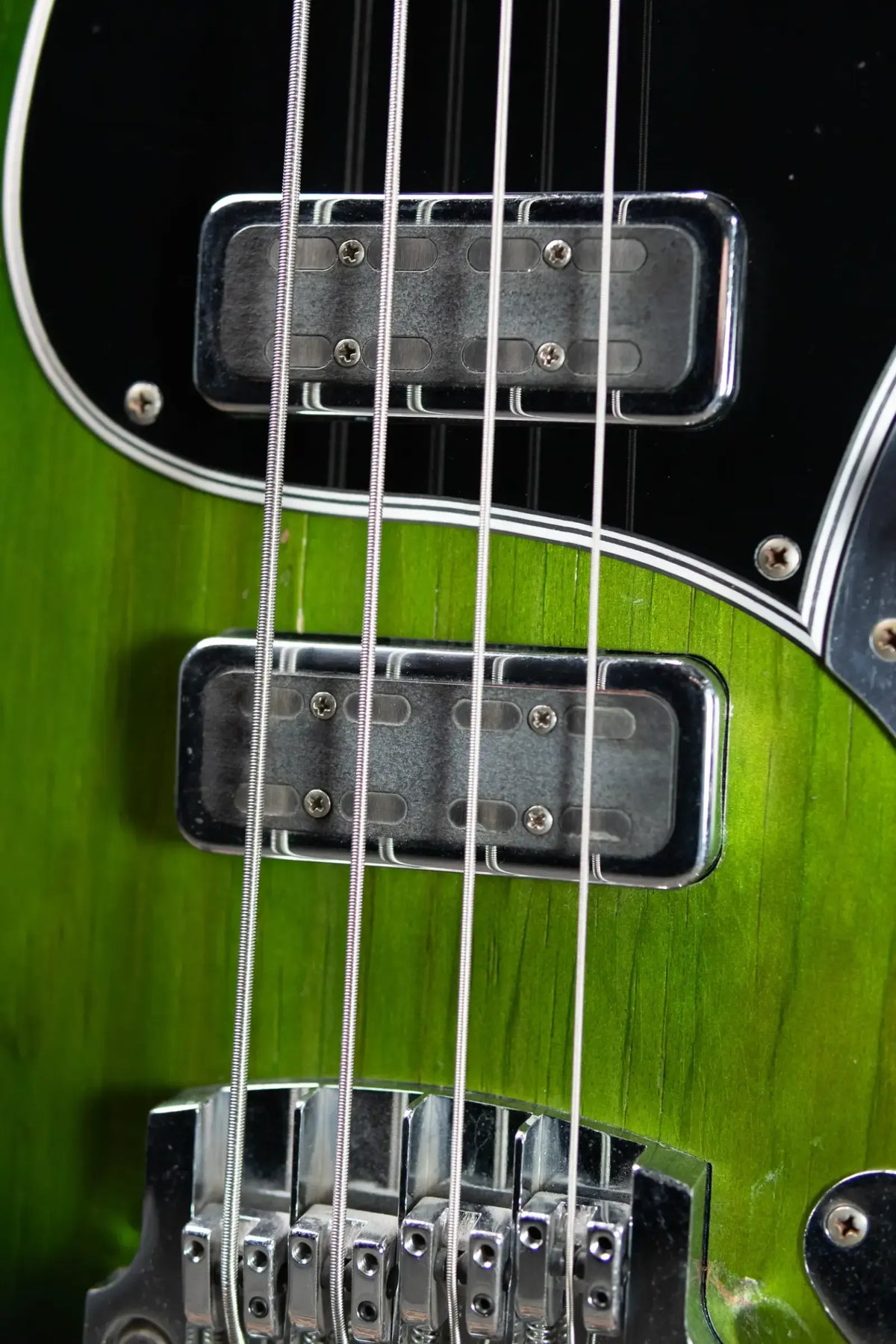 Novo Serus Bass  - Cat's Eye Green with Mono Gig Bag- Used