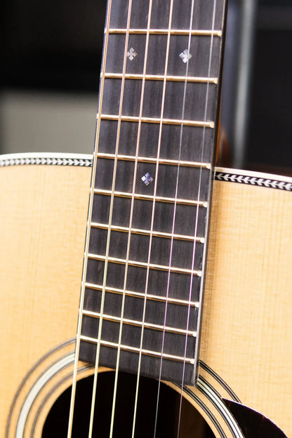 Martin 00-28 Modern Deluxe Acoustic Guitar with Hardshell Case