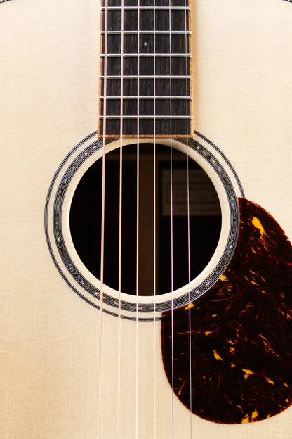 Santa Cruz Guitar Company OM Acoustic Guitar - Moon Spruce/Brazilian Rosewood with Hardshell Case