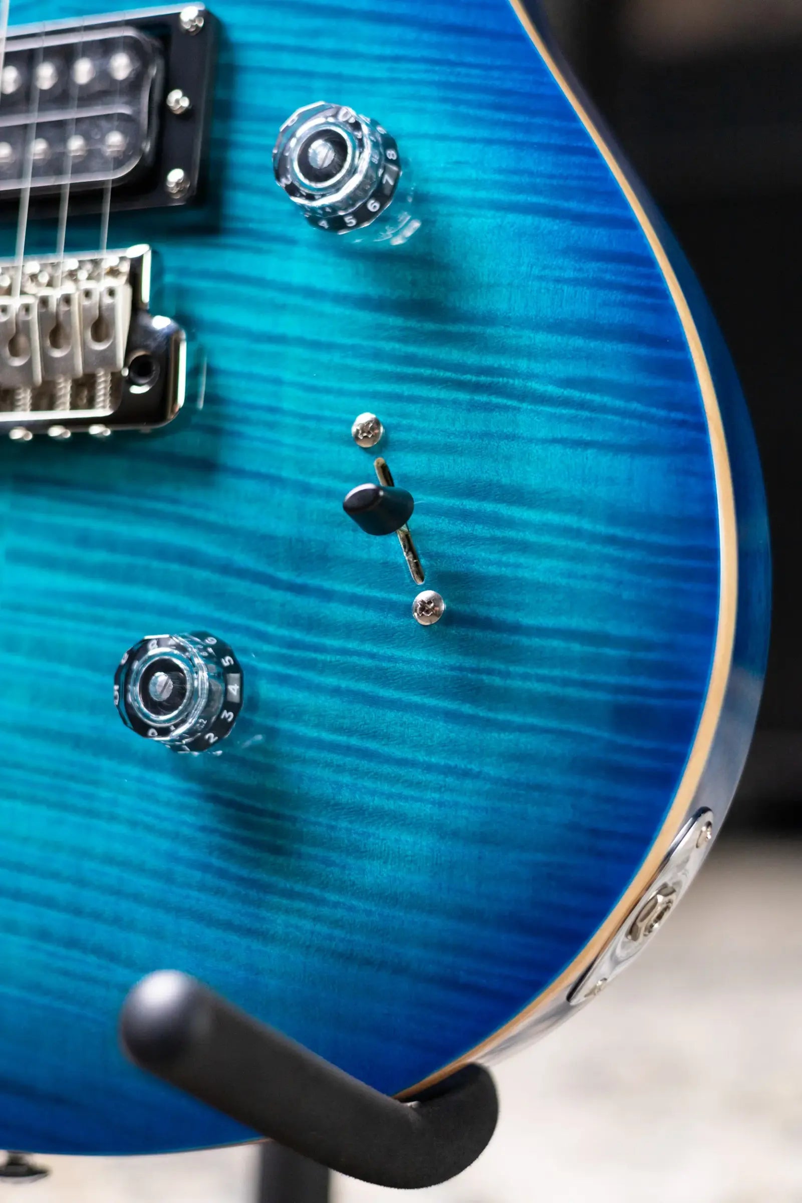 PRS SE Custom 24 Electric Guitar - Lake Blue with Gig Bag