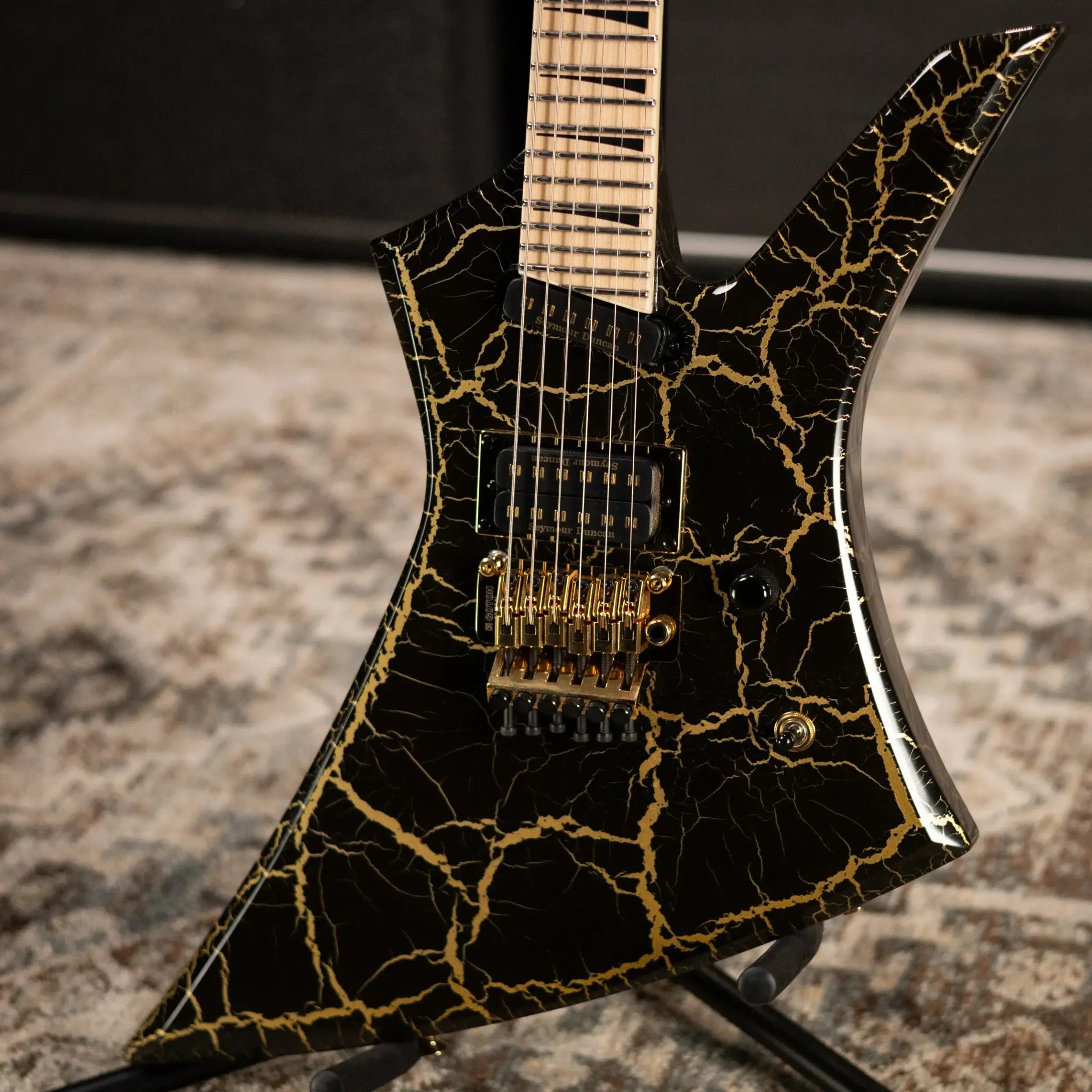 Jackson Pro Plus Series Signature Brandon Ellis Kelly KE27 Electric Guitar - Gold Crackle with Gig Bag