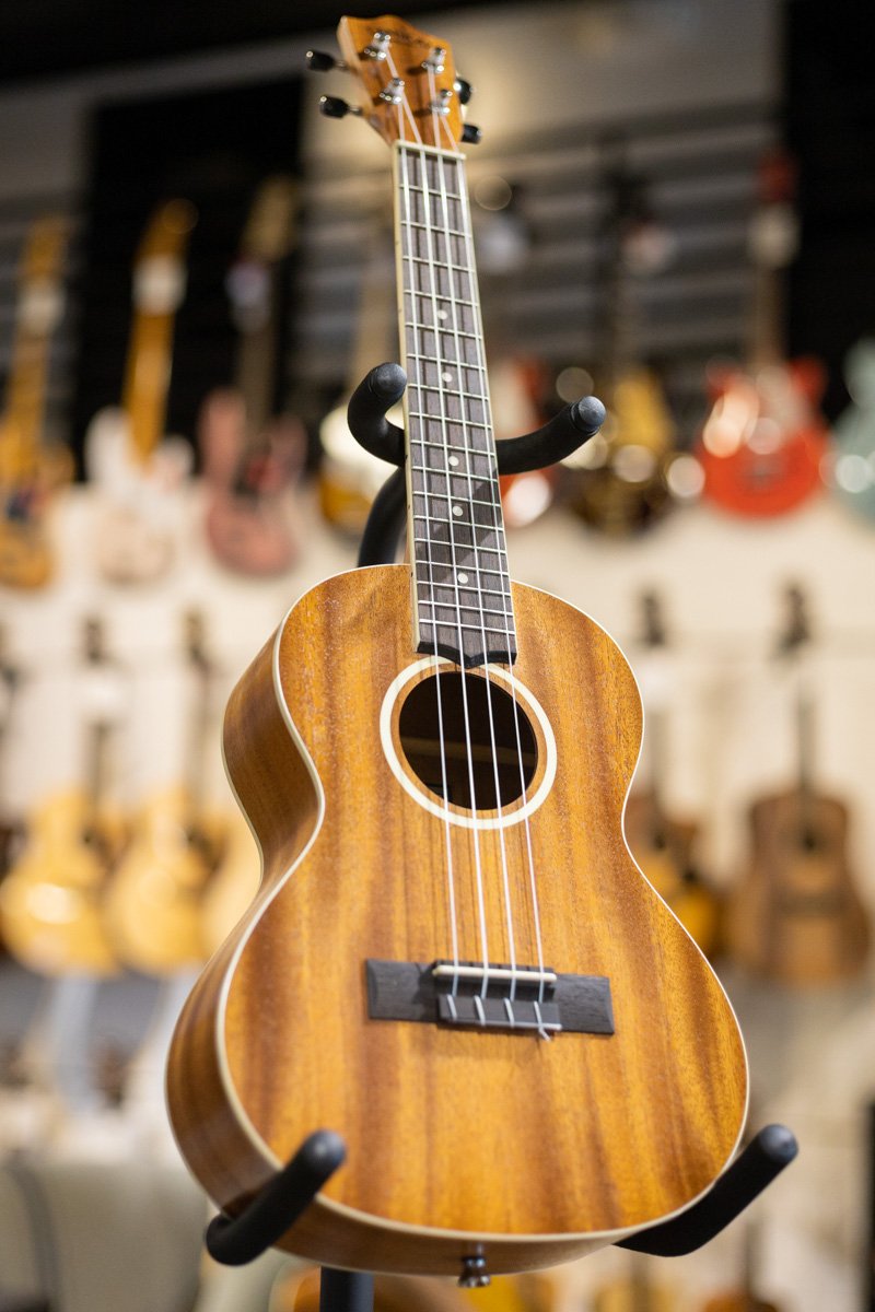 Lanika LU Series Okoume Ukulele tenor haggertys 02