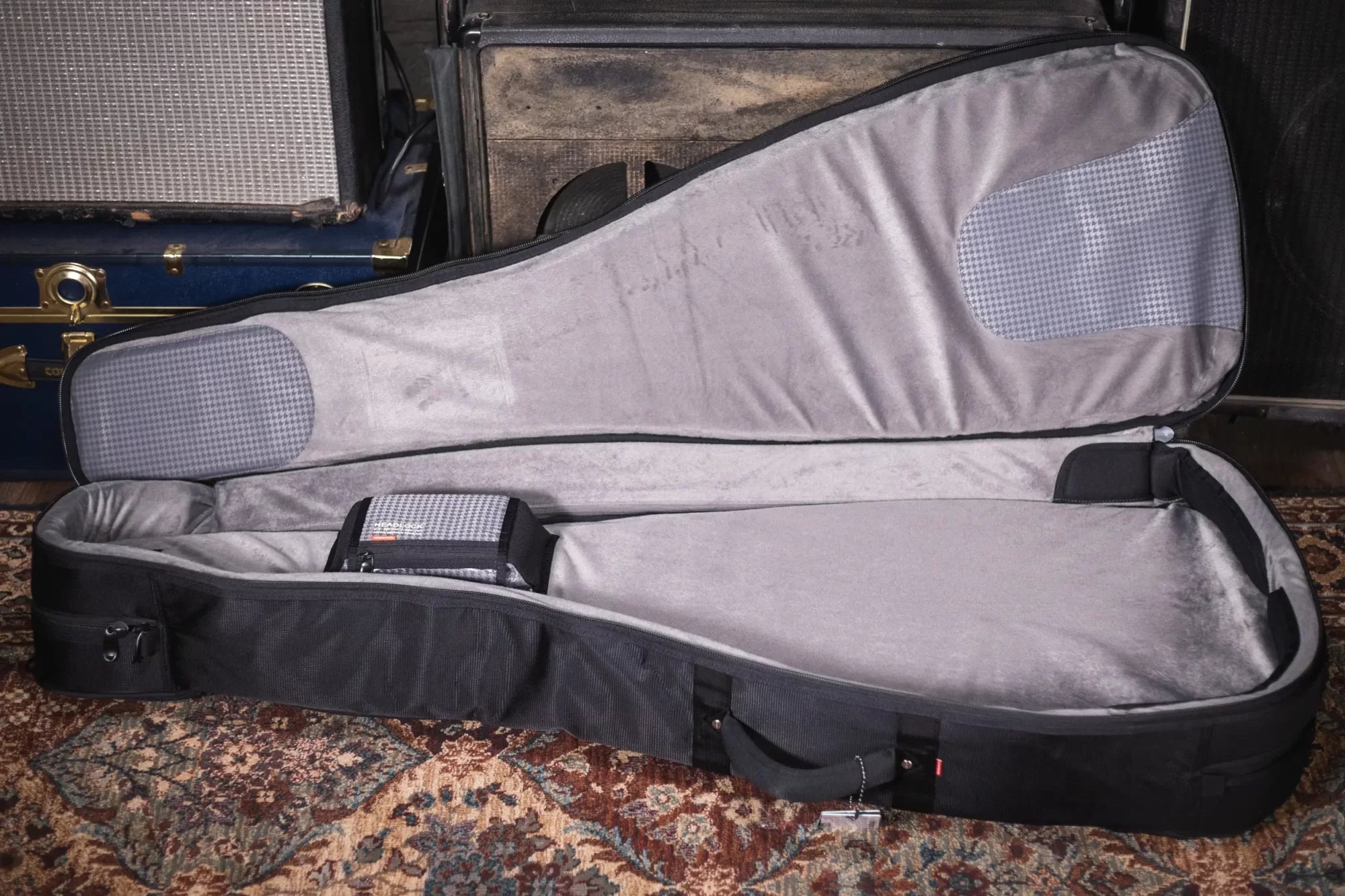 MONO Classic Dual Bass Guitar Case Black haggertys 07