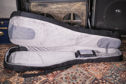 MONO Classic Dual Bass Guitar Case Black haggertys 10