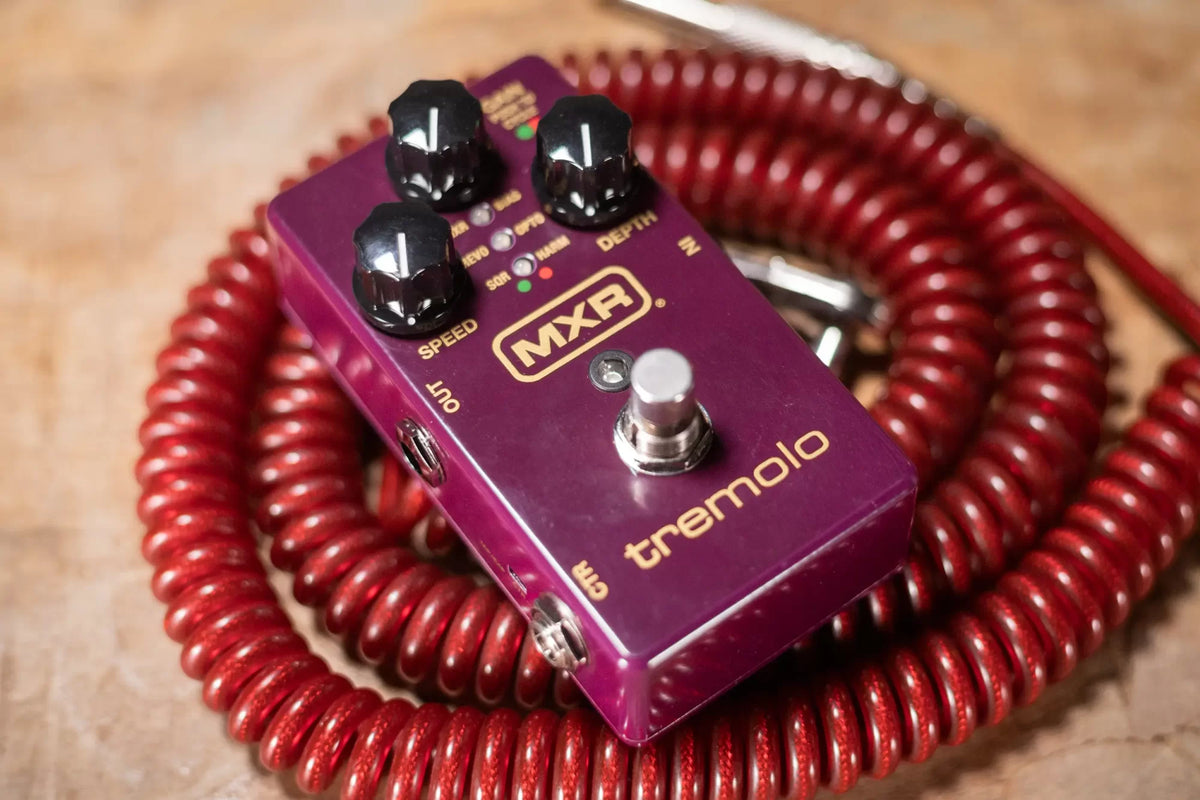 MXR M305 Tremolo Guitar Effects Pedal