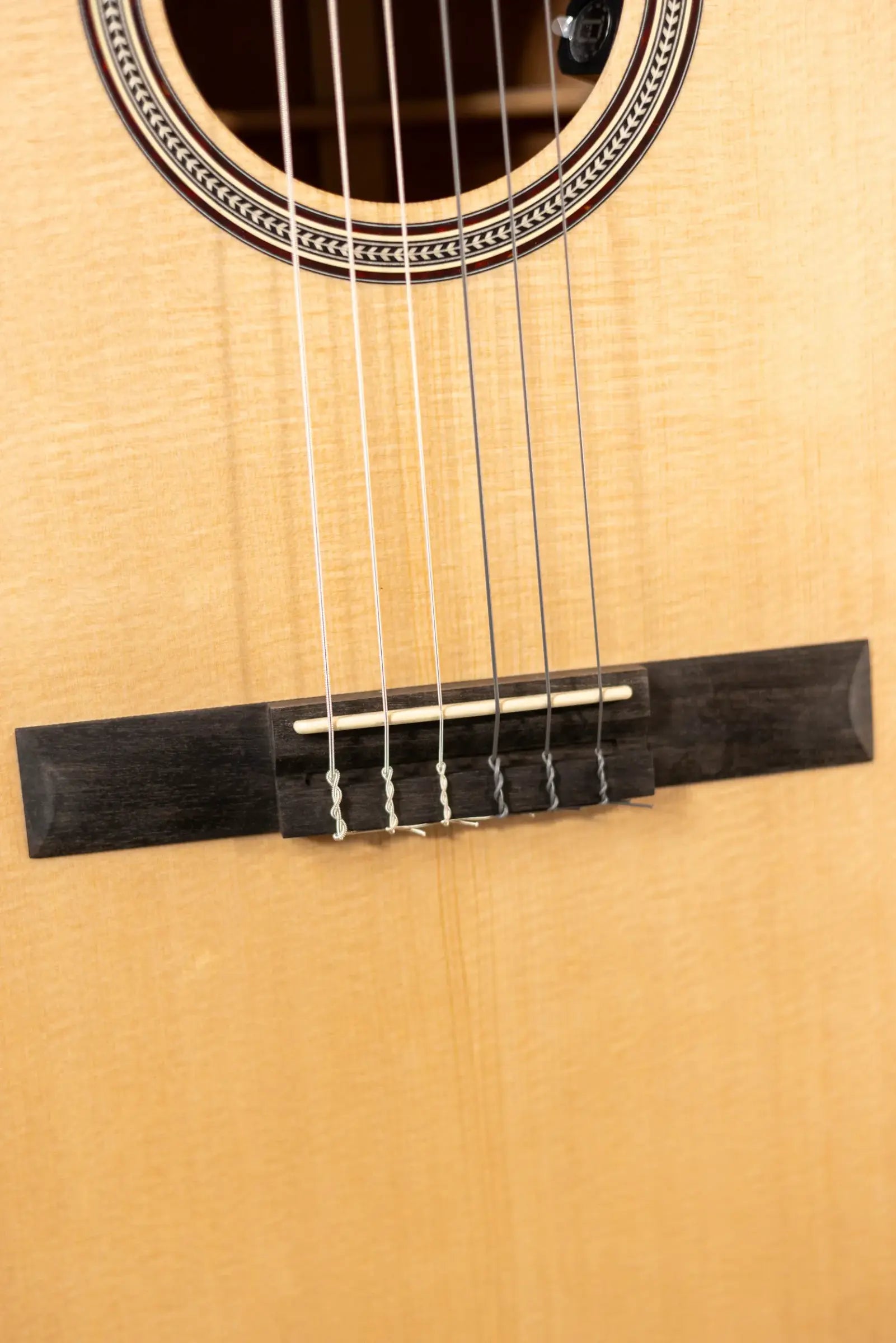 Martin 000C12-16E Nylon Acoustic/Electric Guitar with Structured Gig Bag