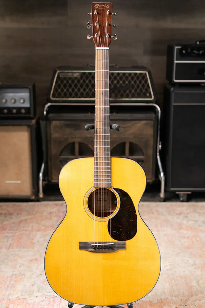 Martin 000E Retro Plus Acoustic/Electric Guitar with Gig Bag
