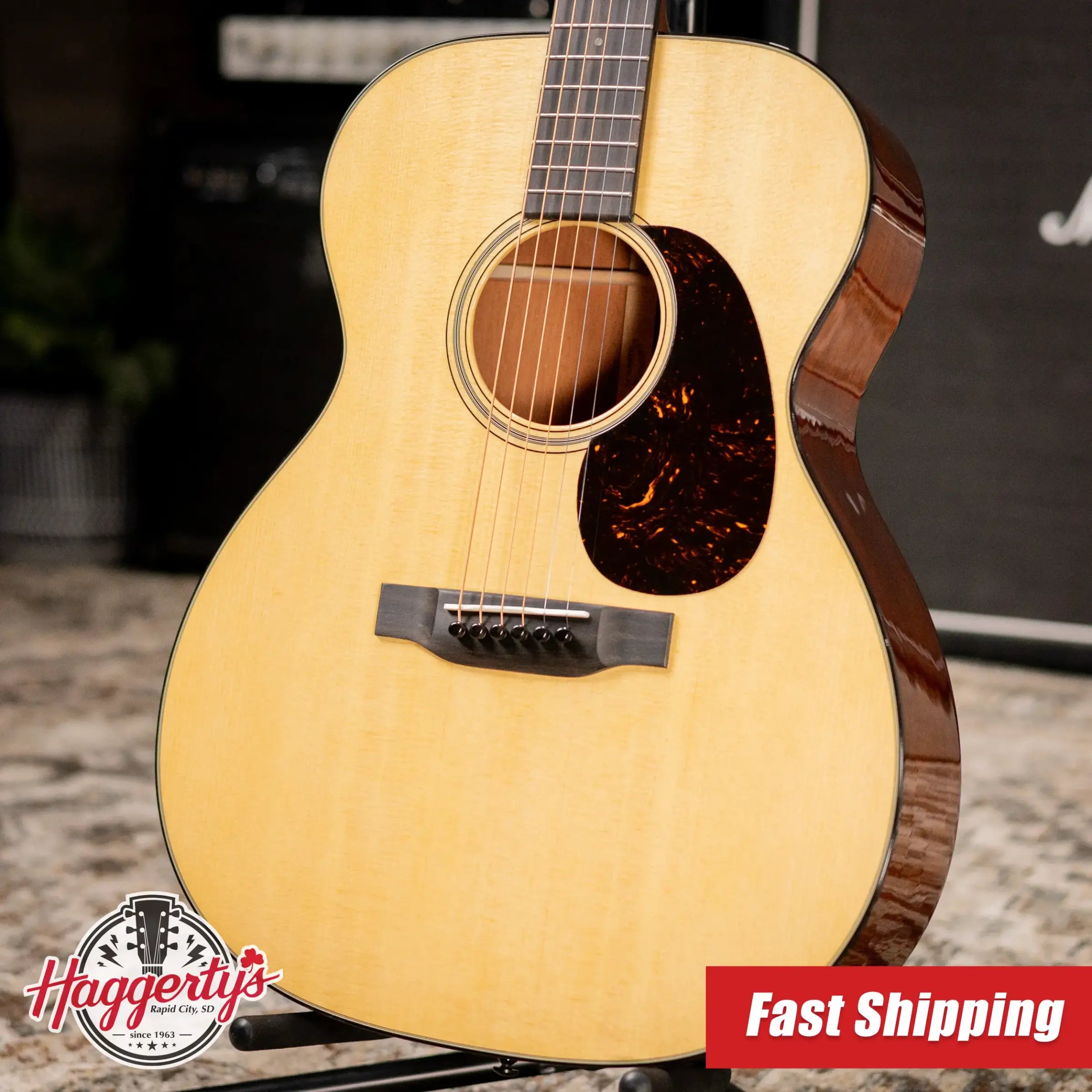 Martin 000-18 Standard Acoustic Guitar - Natural with Hardshell Case