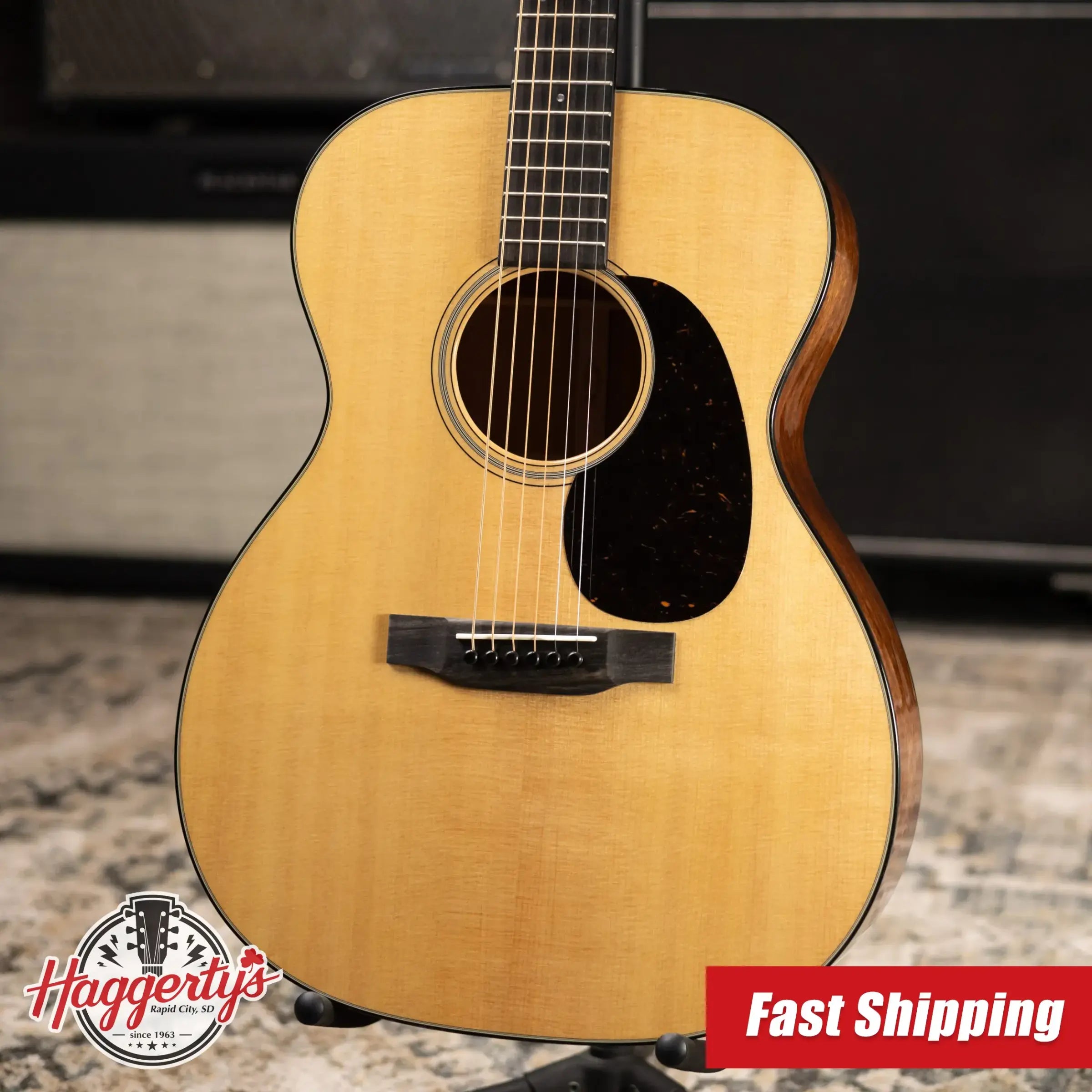Martin 000-18 Standard Series Acoustic Guitar with Hardshell Case