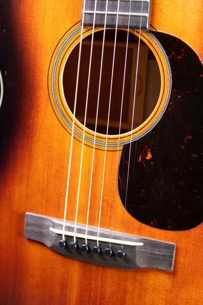 Martin 00-18 Joe Bonamassa Signature Acoustic Guitar - Burst with Hardshell Case