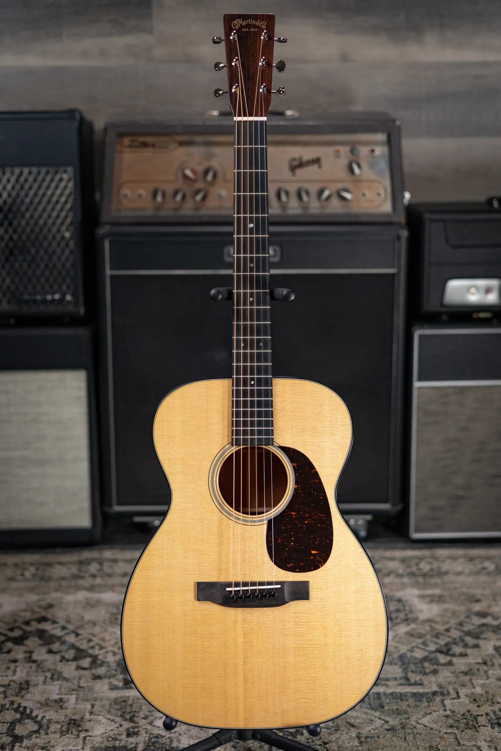 Martin 00-18 Standard Series Acoustic Guitar with Hardshell Case