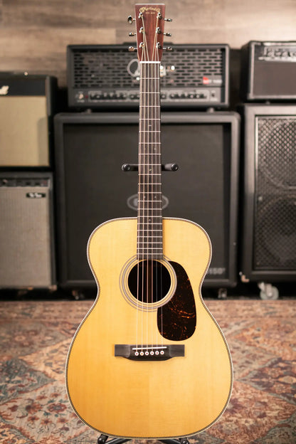 Martin 00-28 Acoustic Guitar with Hardshell Case