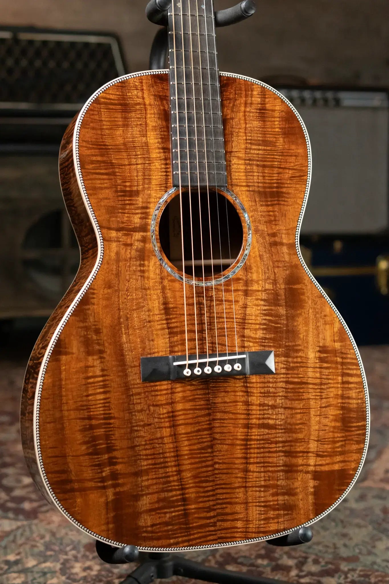 Martin Custom Shop 000 Acoustic Extra Figured Koa with Hardshell Case 672bb84eb0a40