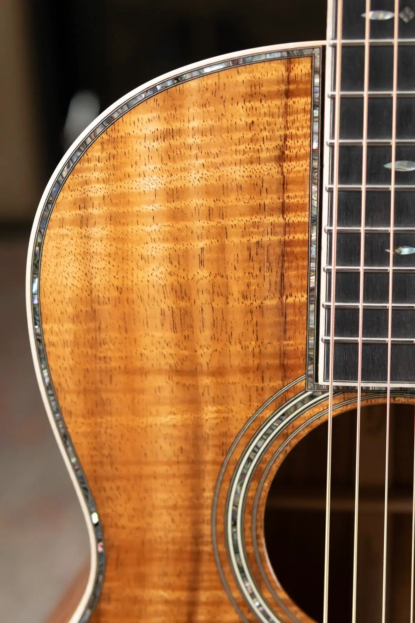 Martin Custom Shop 000 Acoustic Highly Figured Koa with Hardshell Case 6758a150bac6e
