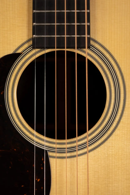 Martin Custom Shop 0-28 Left-Handed Limited Edition Acoustic Guitar with Hardshell Case