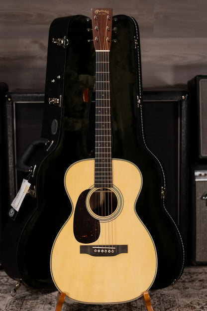Martin Custom Shop 0-28 Left-Handed Limited Edition Acoustic Guitar with Hardshell Case