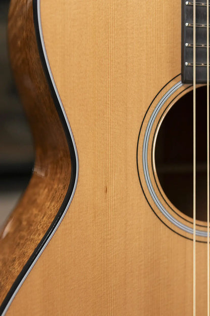 Martin Custom Old Style 18 0 Acoustic Guitar - Flamed Mahogany/Western Red Cedar with Hardshell Case