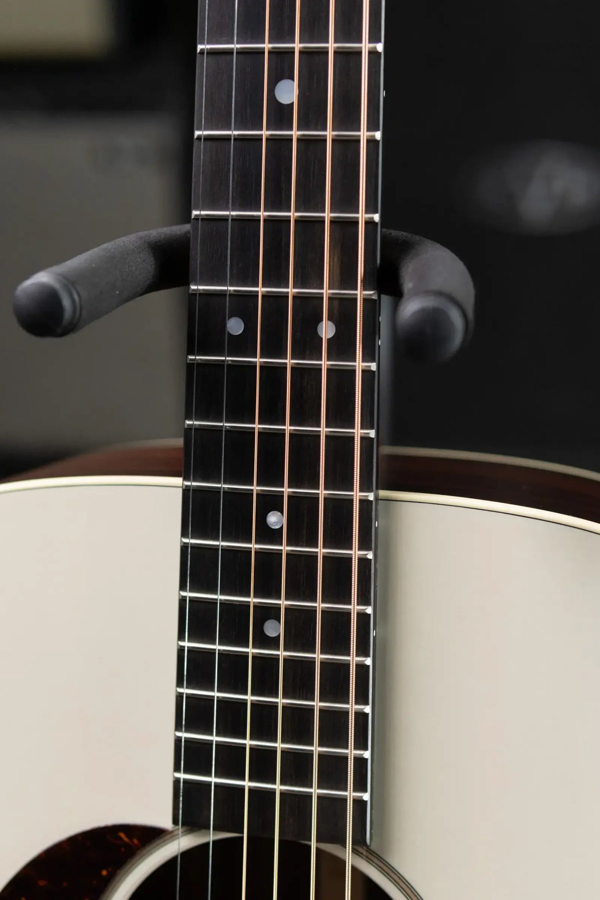 Martin J-16E Left-Handed 16 Series Acoustic/Electric Guitar - Cream with Gig Bag