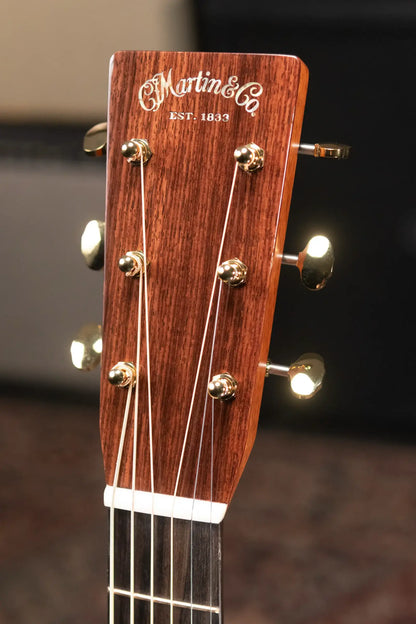 Martin OM-28 Modern Deluxe Acoustic Guitar with Hardshell Case - Demo