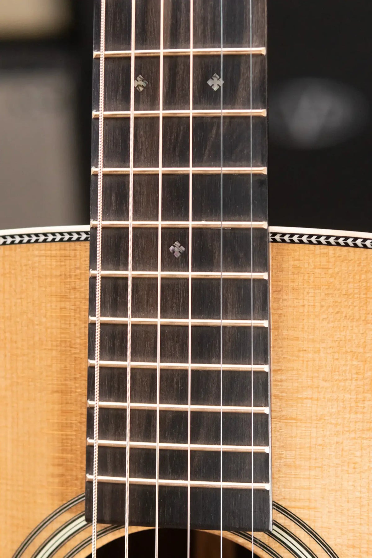 Martin OM-28 Modern Deluxe Acoustic Guitar with Hardshell Case - Demo