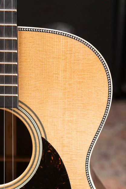 Martin OM-28 Modern Deluxe Acoustic Guitar with Hardshell Case - Demo