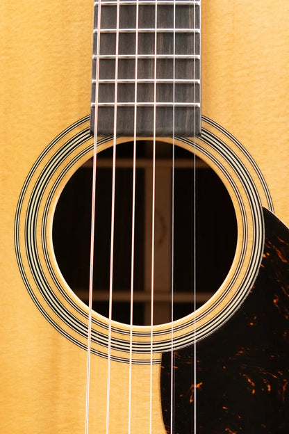Martin OM-28 Standard Series Acoustic Guitar with Hardshell Case - Demo