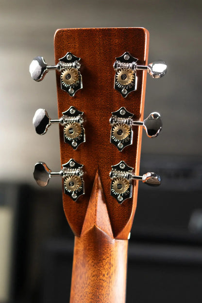 Martin OM-28 Standard Series Left-Handed Acoustic Guitar - 1935 Sunburst with Hardshell Case