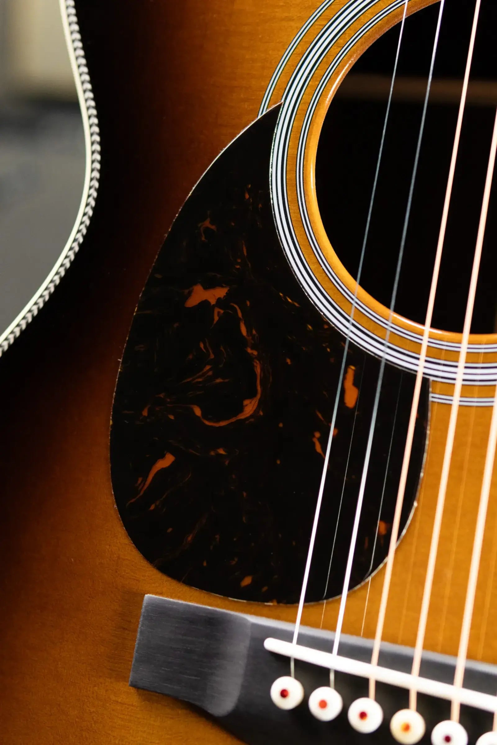 Martin OM-28 Standard Series Left-Handed Acoustic Guitar - 1935 Sunburst with Hardshell Case