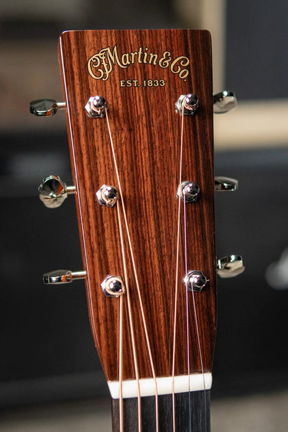 Martin OOO-28 EC Eric Clapton Signature Acoustic Guitar - 1935 Sunburst with Hardshell Case