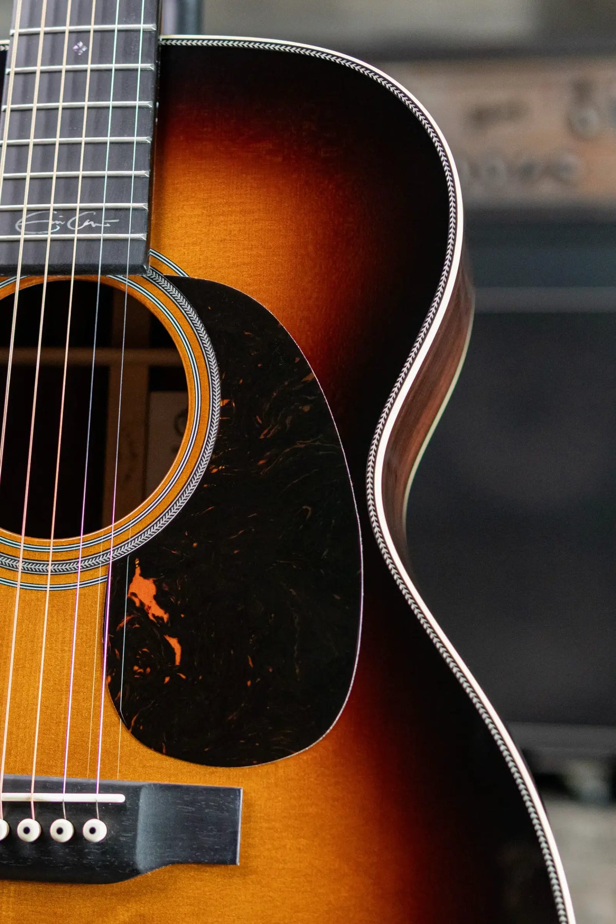 Martin 000-28EC Eric Clapton Signature Acoustic Guitar - 1935 Sunburst with Hardshell Case