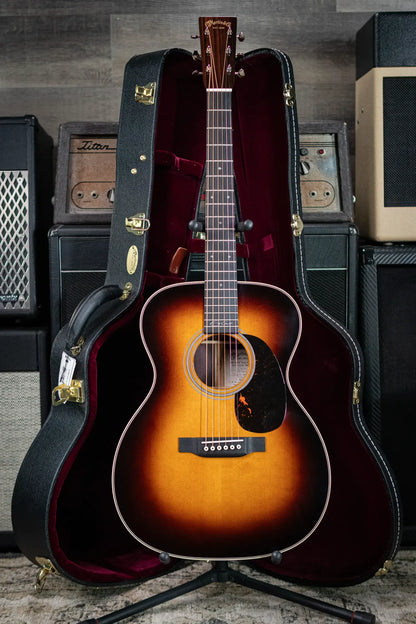 Martin 000-28EC Eric Clapton Signature Acoustic Guitar - 1935 Sunburst with Hardshell Case