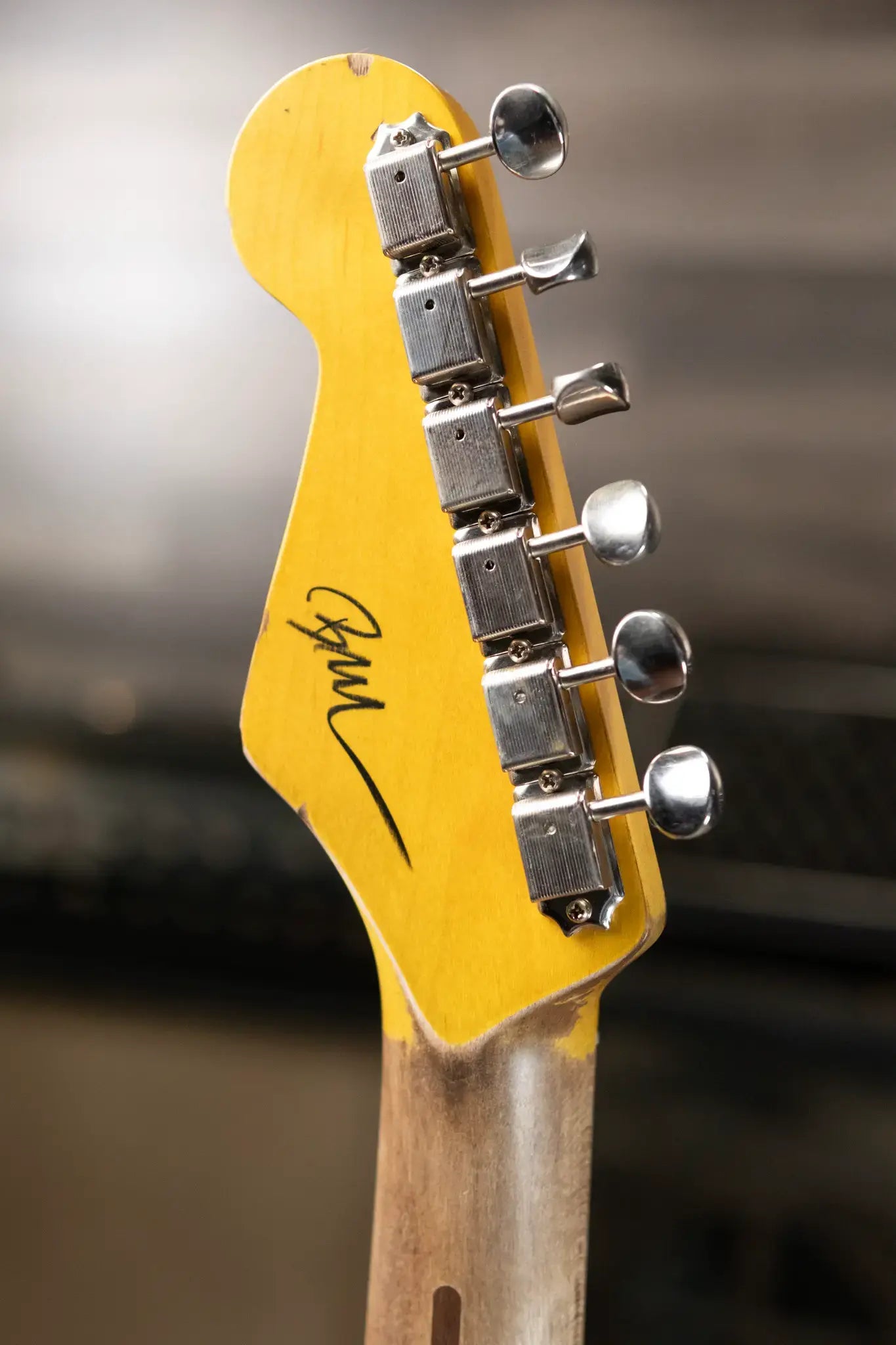 Nash S 57 2 Tone Sunburst 67b39b4011e4c
