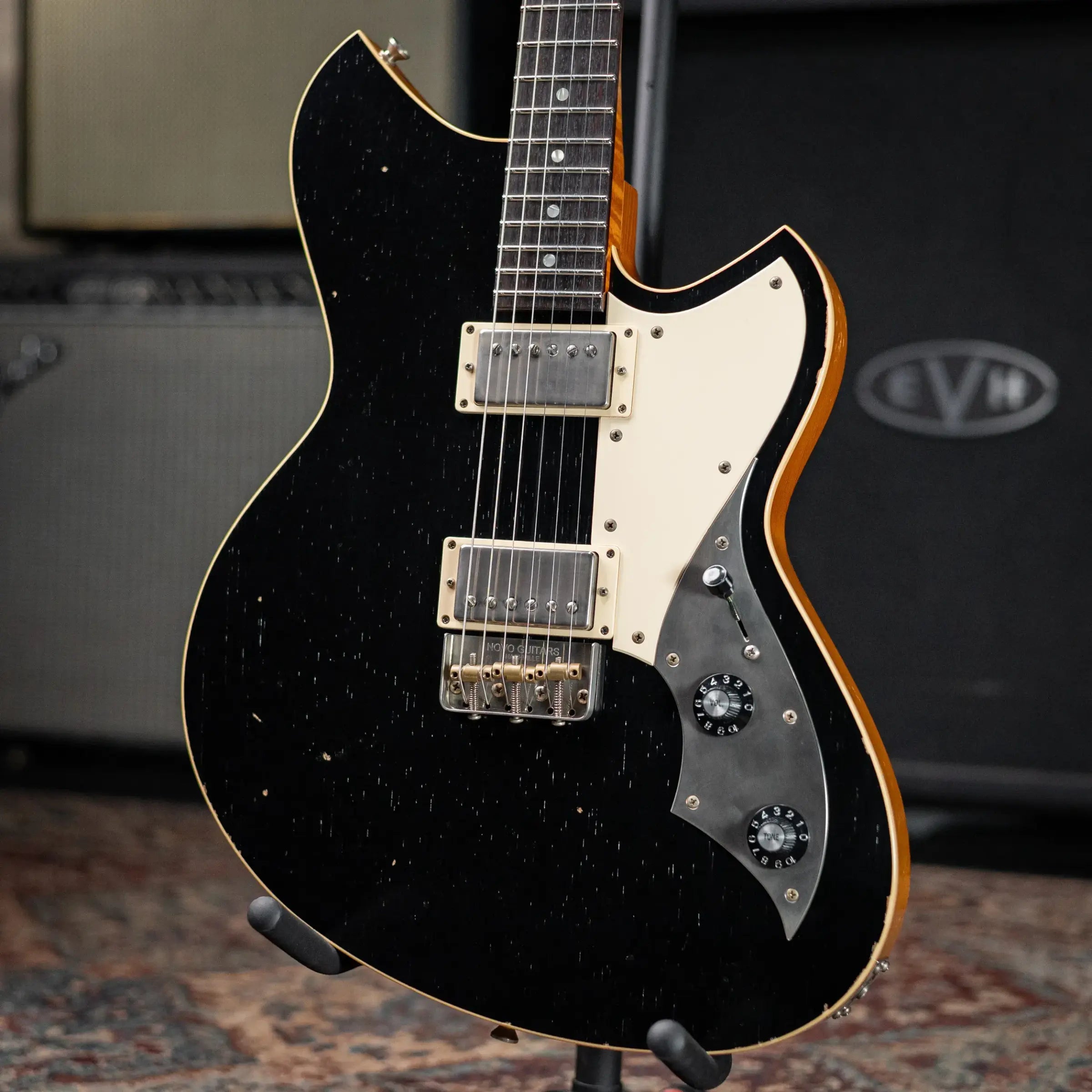 Novo Custom Serus TC Electric Guitar - Bull Black with Gig Bag