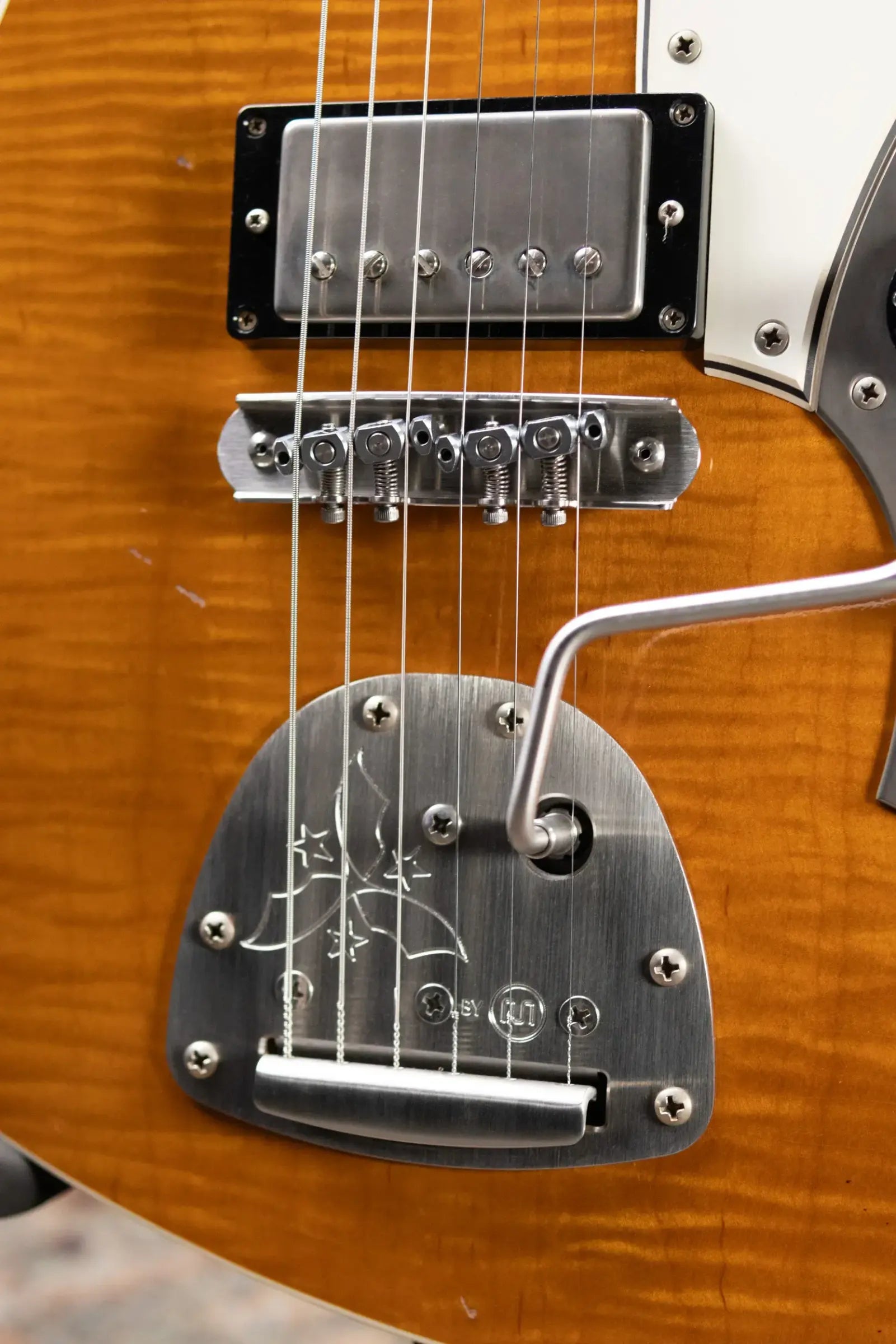 Novo Dealer Limited Miris JHH Electric Guitar - Amber with Gig Bag