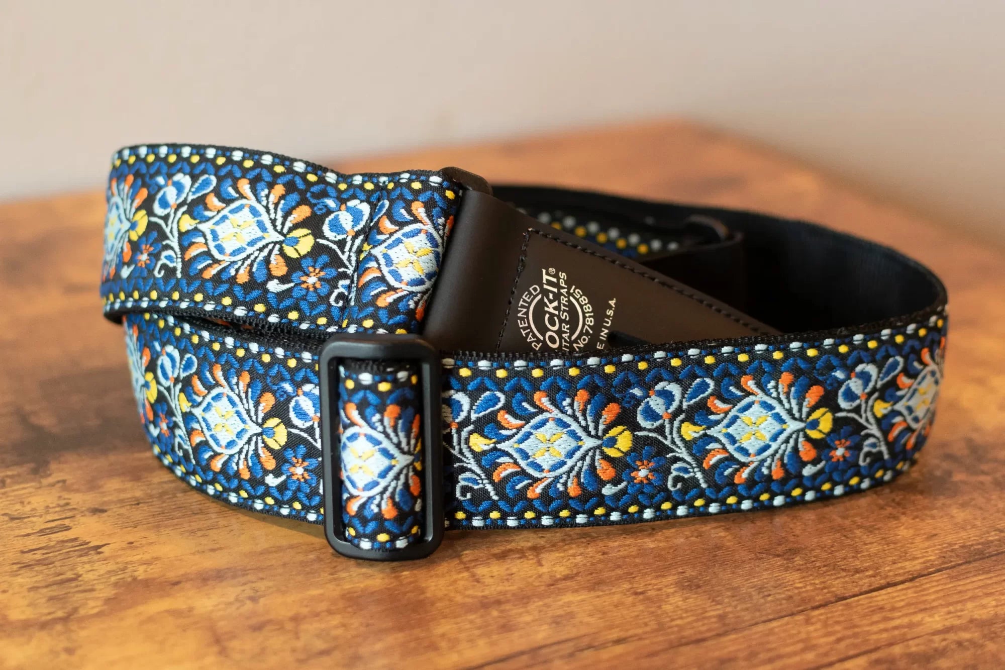 OMG Music LIS 062 BC Blue Gold Guitar Strap haggertys 2