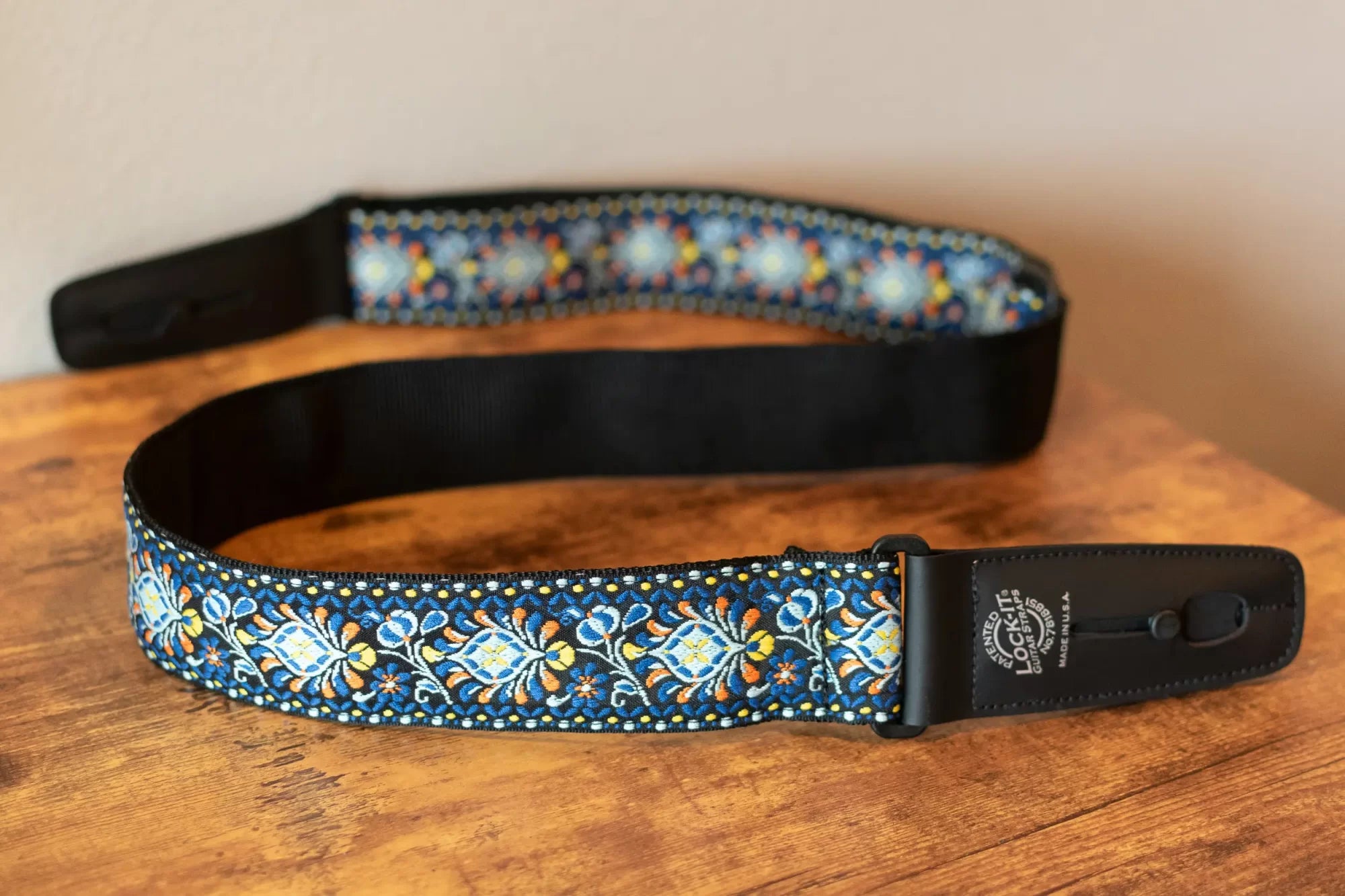 OMG Music LIS 062 BC Blue Gold Guitar Strap haggertys 3