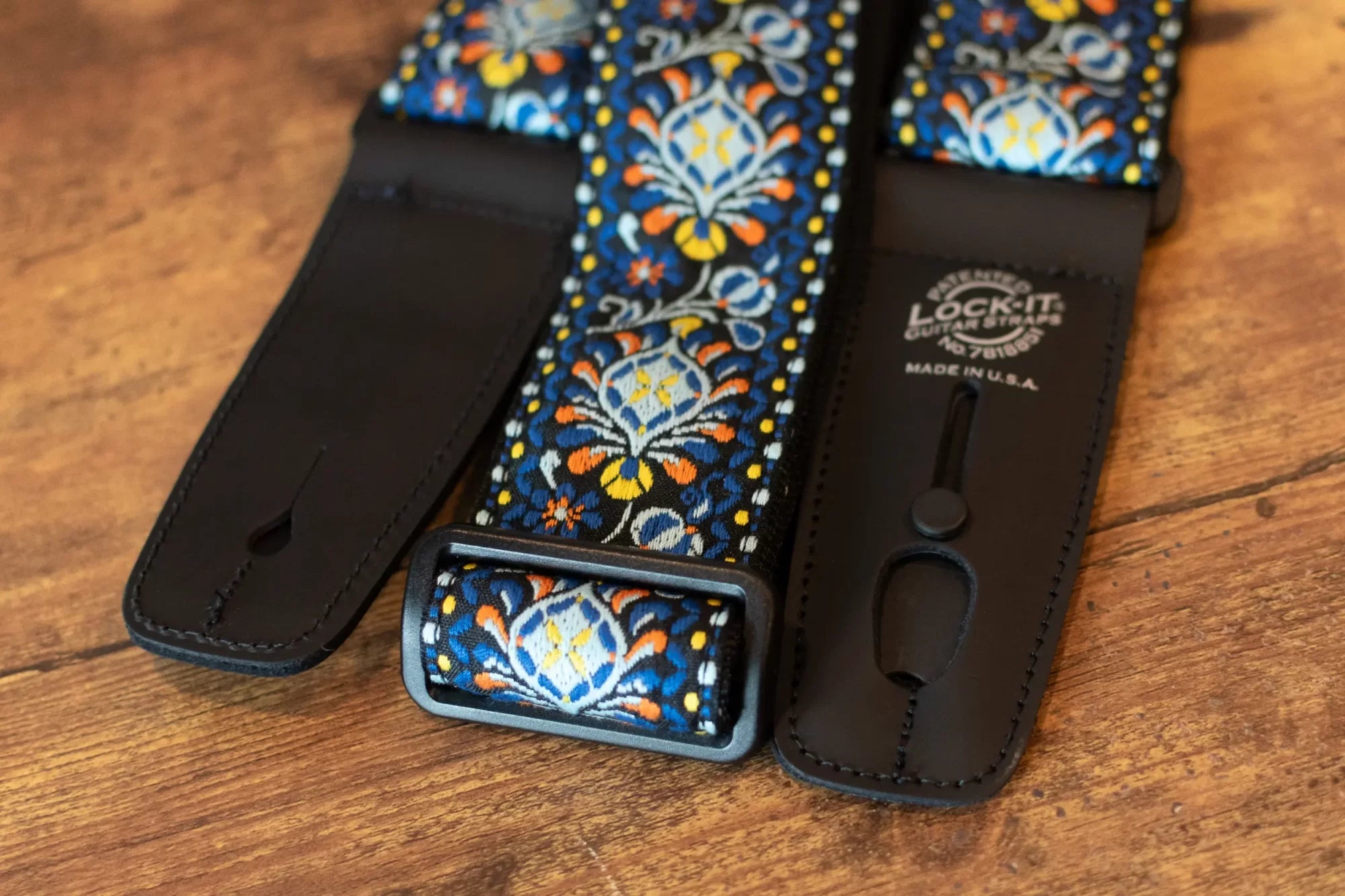 OMG Music LIS 062 BC Blue Gold Guitar Strap haggertys 4