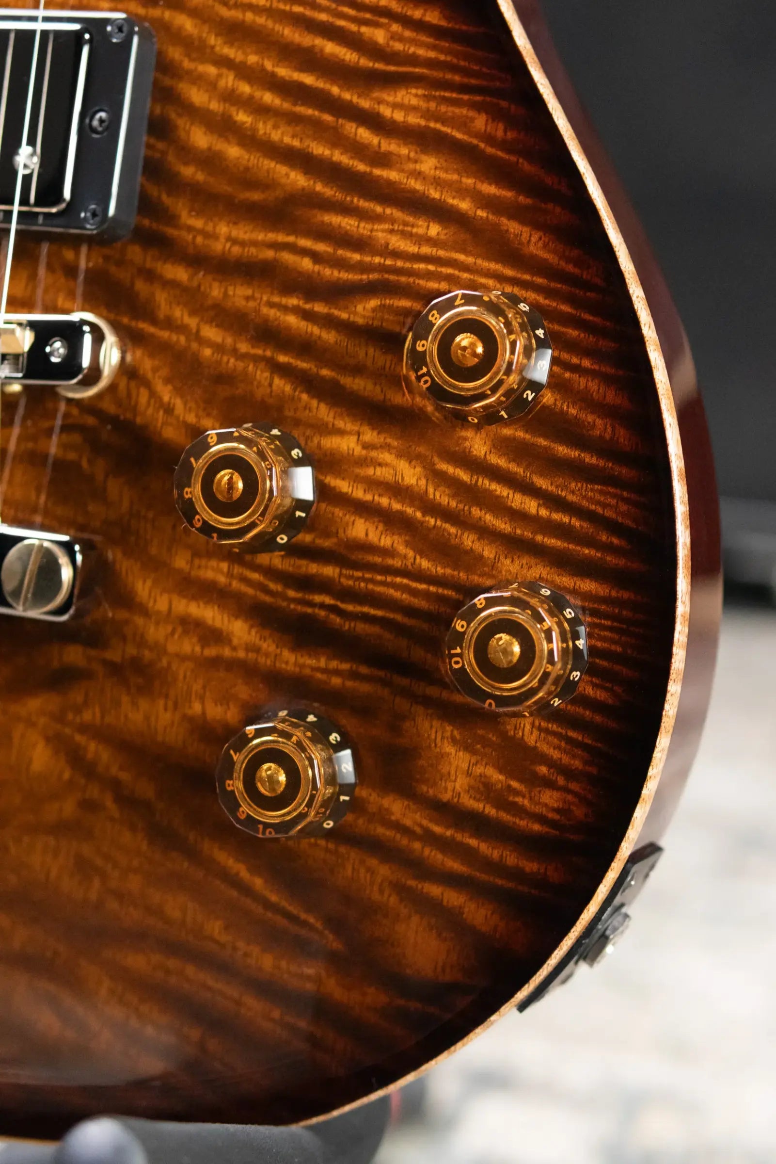 PRS Mango Top Limited Edition (1 of 200) 594 McCarty Solid Body Electric Guitar - Black Gold Burst with Hardshell Case