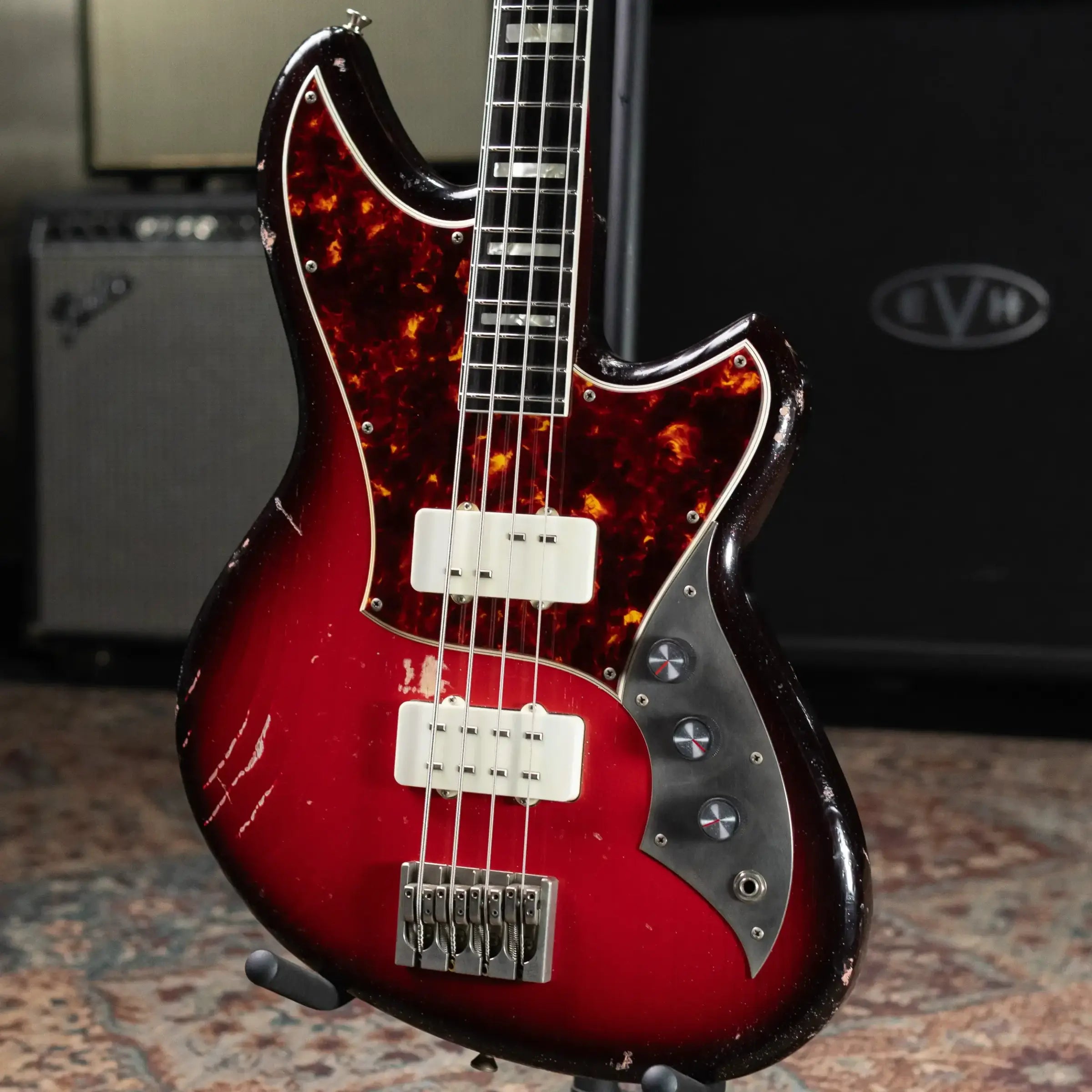 Novo Signature Series Ivorus Bass - Silvertone Burst over Bonfire with Gig Bag