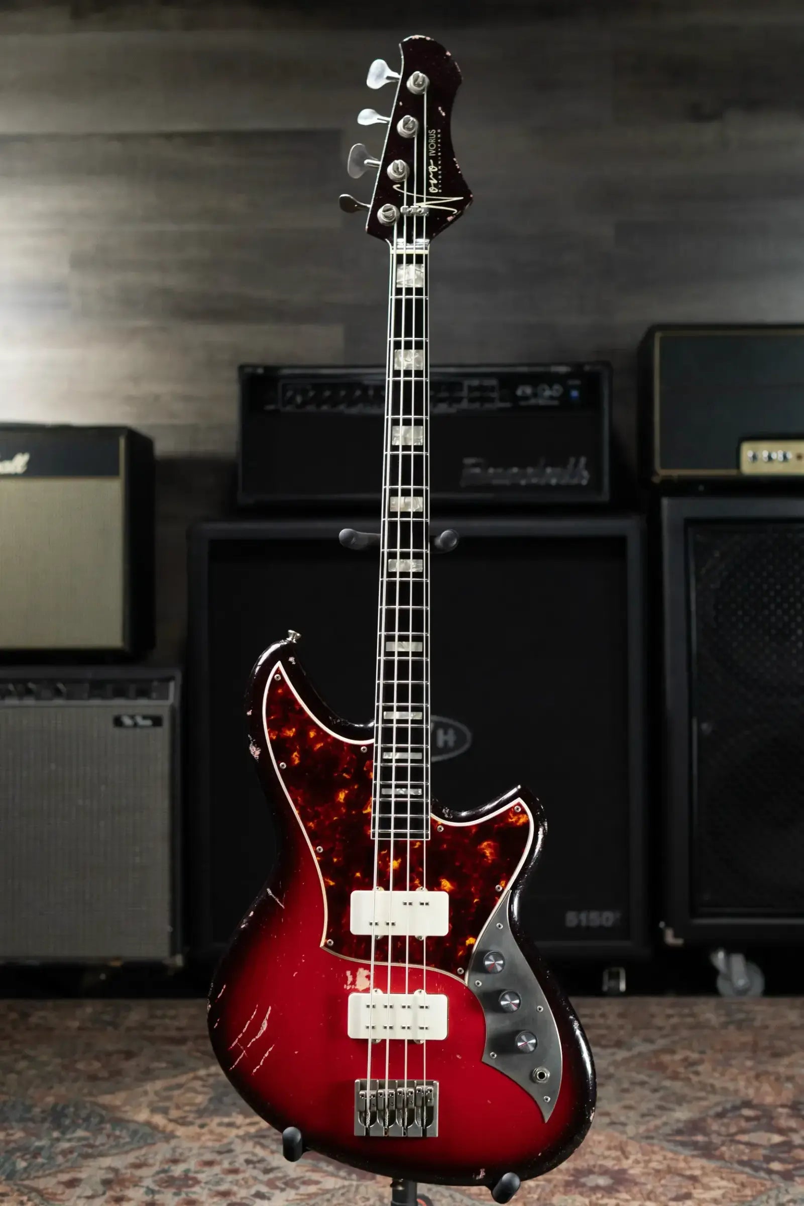 Novo Signature Series Ivorus Bass - Silvertone Burst over Bonfire with Gig Bag