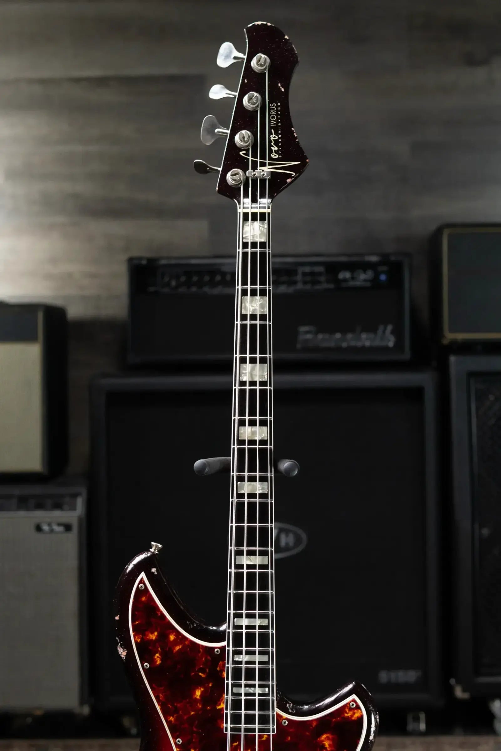 Novo Signature Series Ivorus Bass - Silvertone Burst over Bonfire with Gig Bag