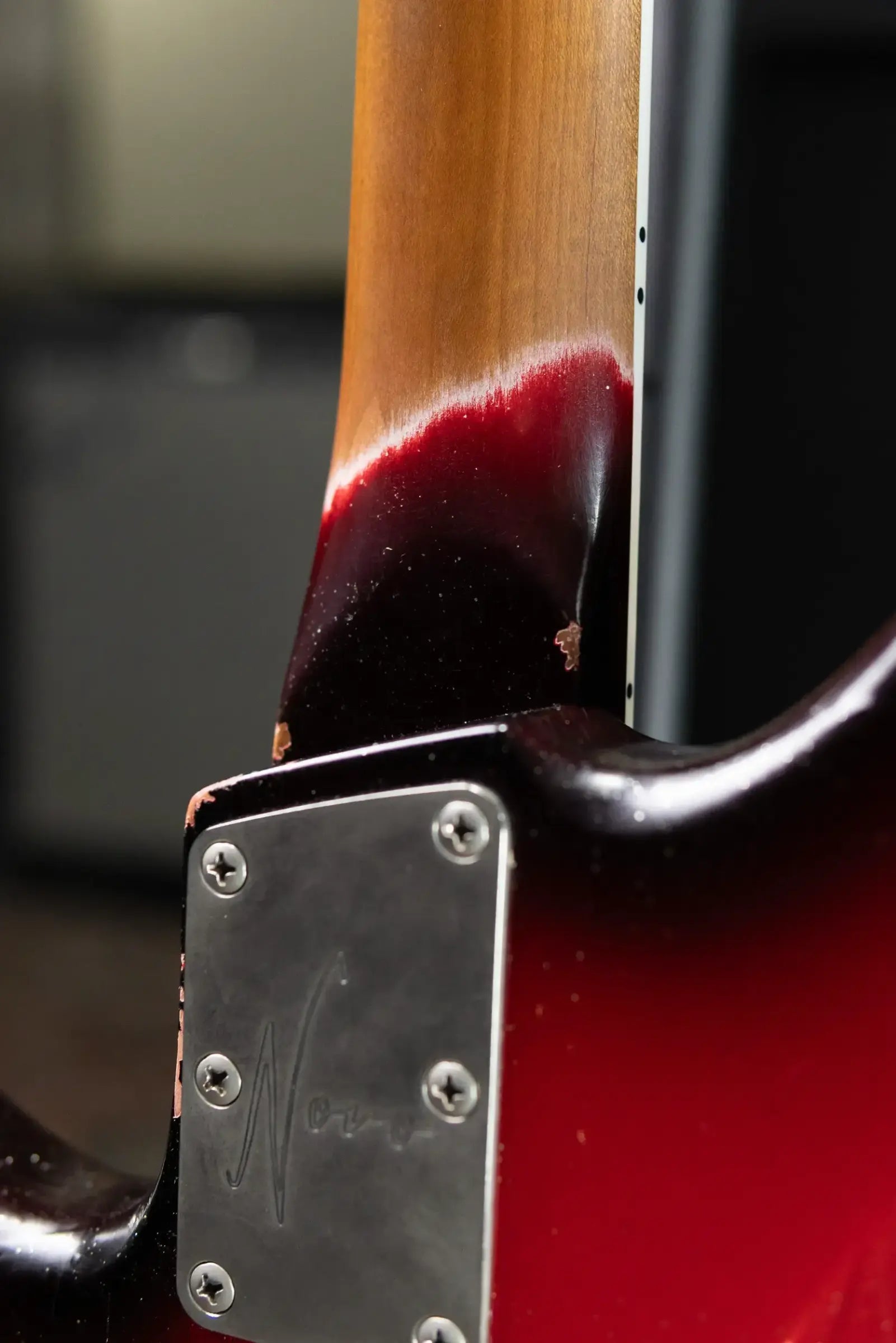 Novo Signature Series Ivorus Bass - Silvertone Burst over Bonfire with Gig Bag