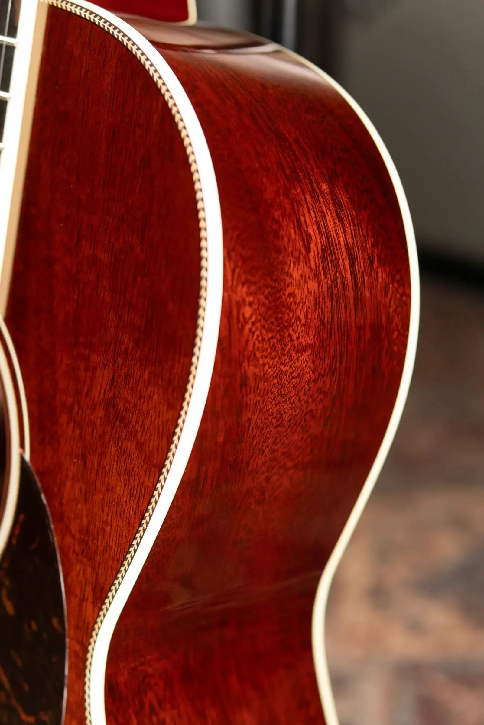 Santa Cruz 000 Acoustic Guitar - Old Growth Mahogany with Hardshell Case