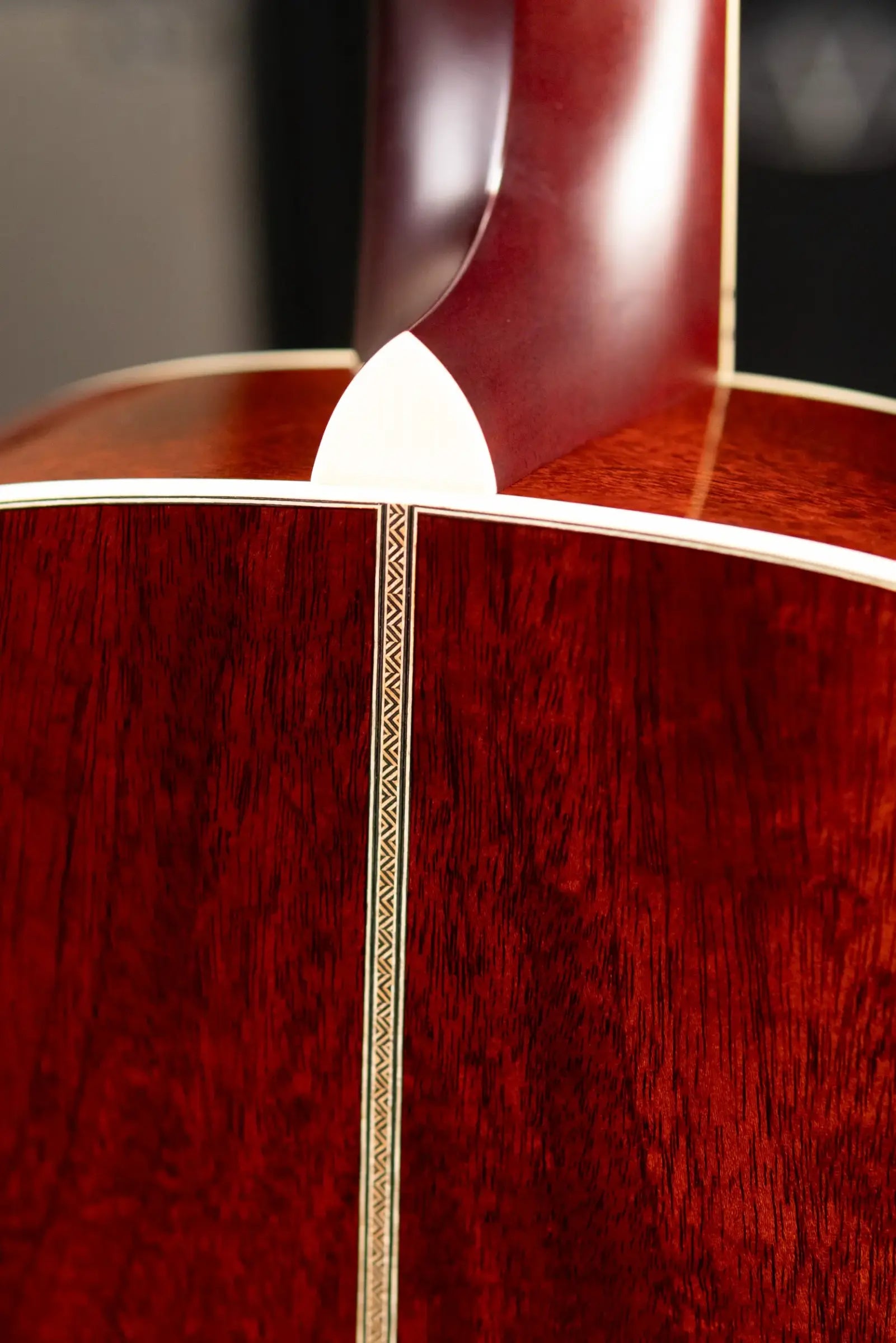 Santa Cruz 000 Acoustic Guitar - Old Growth Mahogany with Hardshell Case