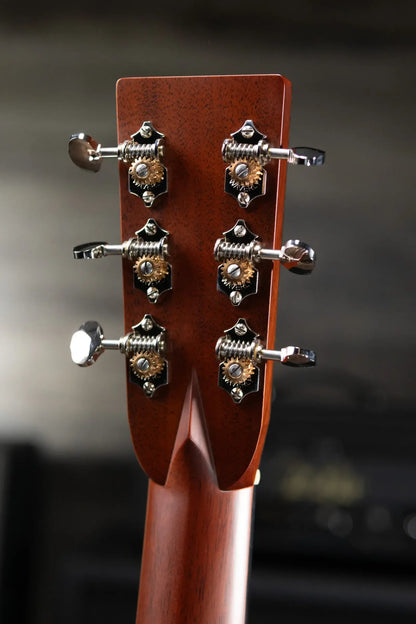 Santa Cruz Guitar Company Brad Paisley Pre-War Model Acoustic Guitar with Hardshell Case
